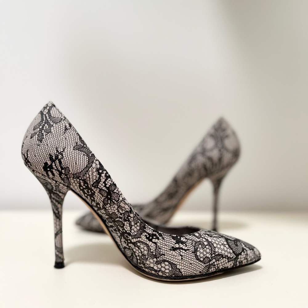 GORGEOUS DOLCE & GABBANA BLACK CHANTILLY LACE PRINTED LEATHER POINTED TOE PUMPS‎ - Picture 7 of 12